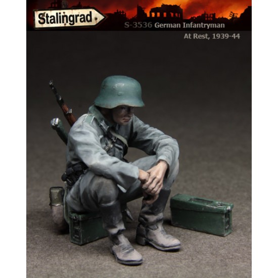 1/35 German Infantryman at Rest 1939-1944 Vol.5 (1 figure)
