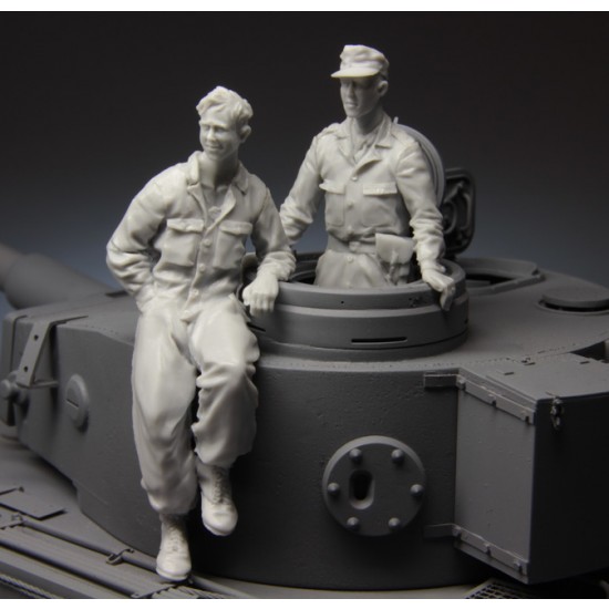 1/35 Waffen-SS (WSS) Panzer Crew, Kursk 1943 (2 Figures)