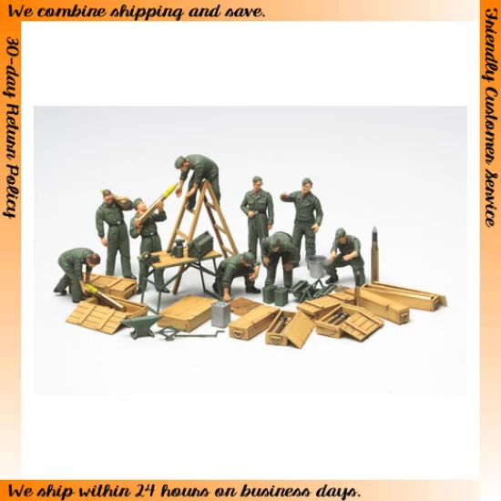 1/48 WWII German Tank Crew Field Maintenance