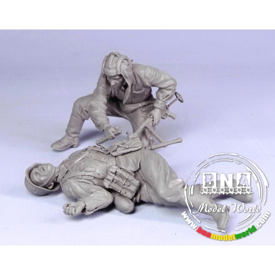 1/35 Soviet Tankman and German Infantryman, Summer 1941-1943 (2 Resin Figures)