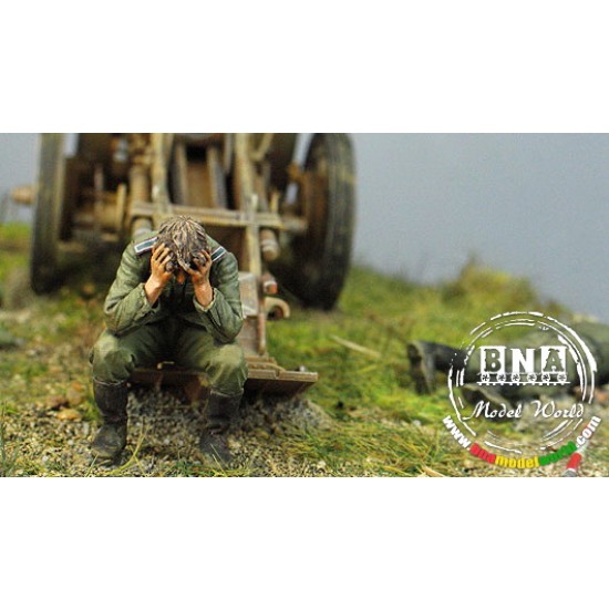 1/35 "War Is Over" German Gun Crew, Kursk Summer 1943 (2 Resin Figures)