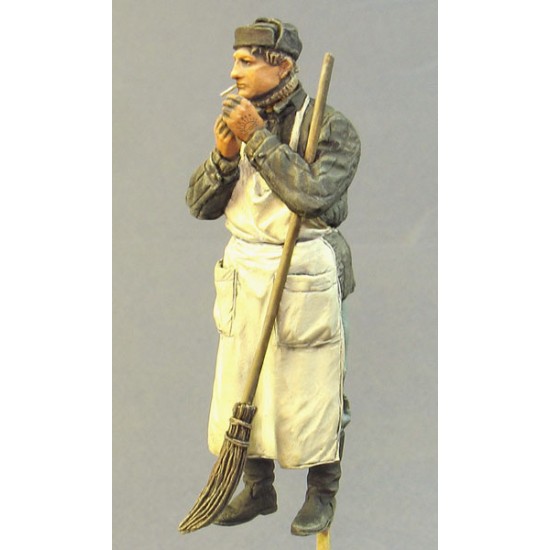1/35 Moscow Janitor 1940s-1950s