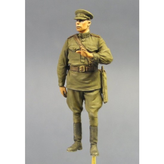1/35 Cold War Soviet 60s-90s Summer "The Iron Curtain" Officer (1 figure)