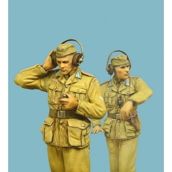 1/35 German Tiger I Tankers - Driver & Radio Operator, Tunisia 1943 (2 Figures)