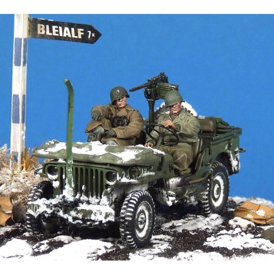 1/35 US Driver and Officer (2 Figures)