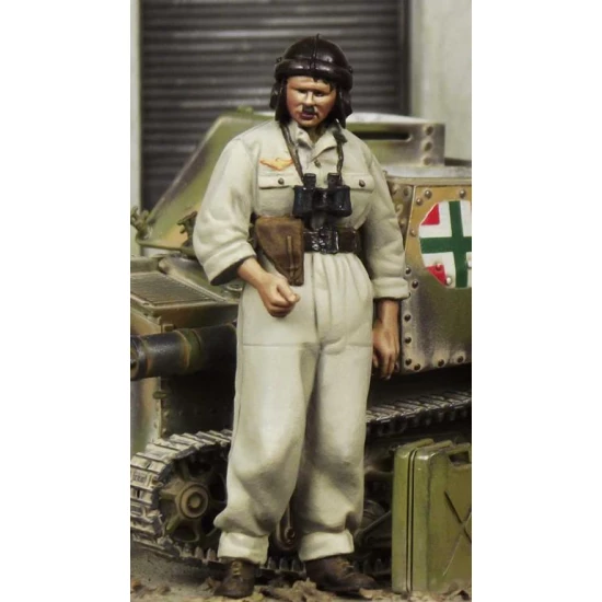 1/35 Hungarian SPG Officer 