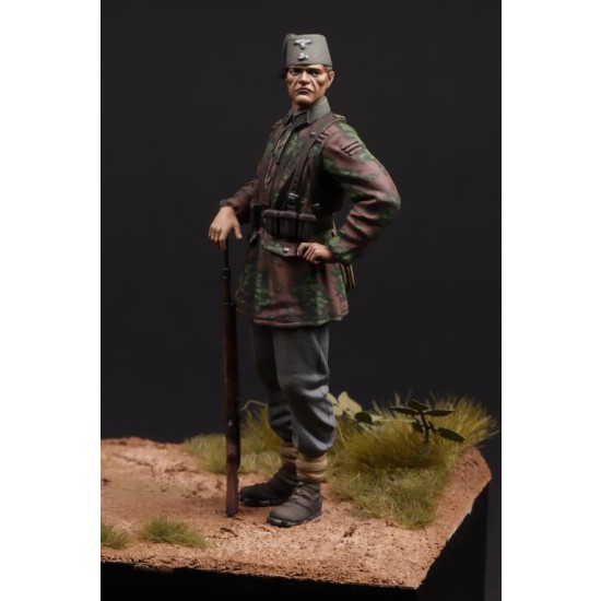 1/35 WWII Waffen SS Soldier - Division 'Handschar' #2
