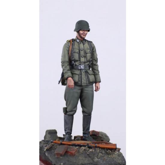 1/35 WWII German Cavalry Division Soldier #2
