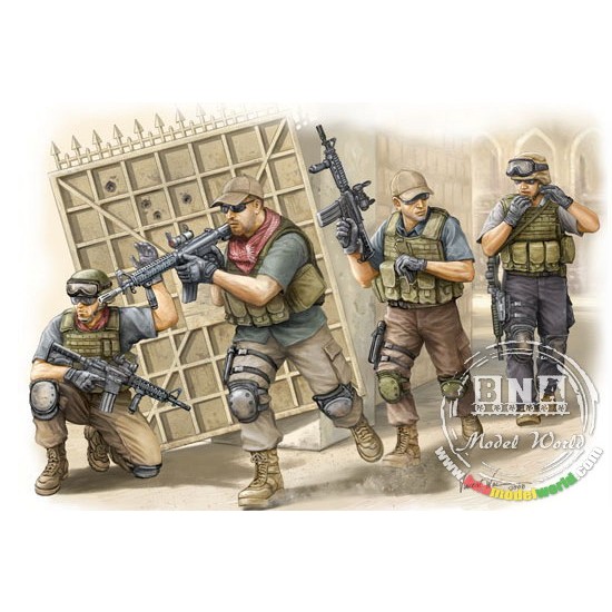 1/35 PMC in Iraq 2005--Armed Assault Team (4 Figures)