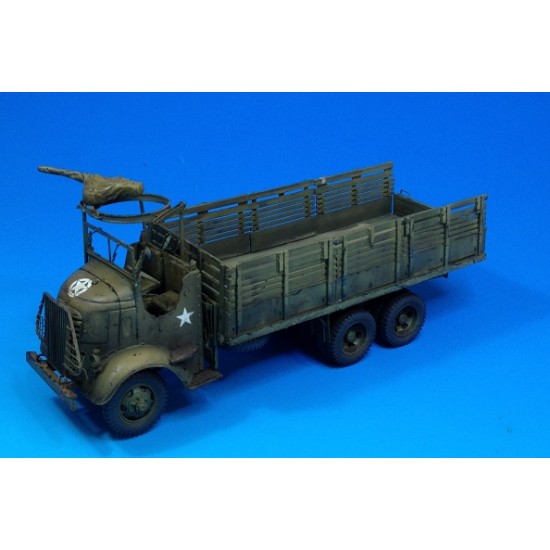 1/35 US AFKWX-353 2 1/2 Ton 6x6 Cargo Truck 17 Feet Opened Cab