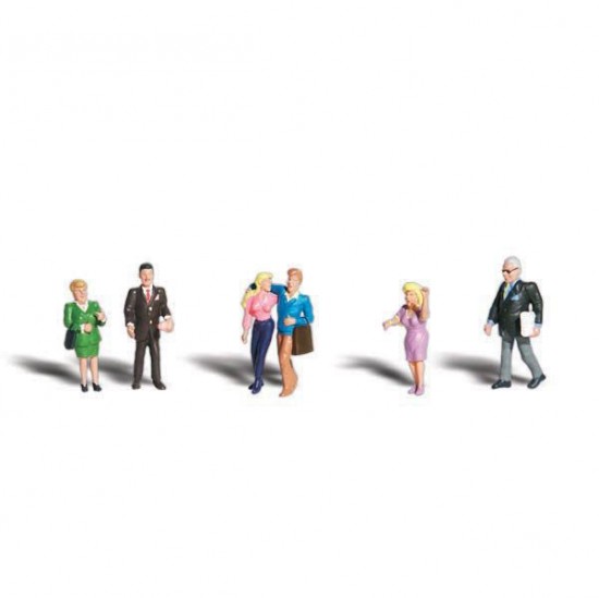 HO Scale People Talking (6 figures)