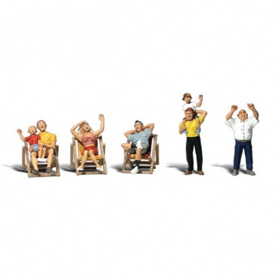 HO Scale Spectators (2 children, 1 woman, 4 men)