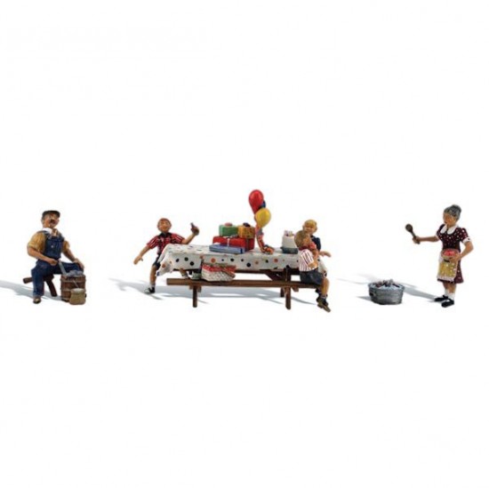HO Scale Backyard Birthday (family members w/acc)