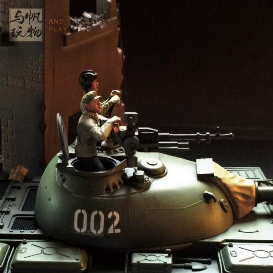 1/35 Sino-Vietnamese War Chinese PLA Tank Crews 1979 (2 figures)