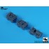 1/200 Airport Tow Truck and Baggage Carts