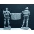 1/35 US Navy SEALs with VC Flag (2 Figures)