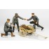 1/32 German aerodrome personnel ordnance team with cart (3 figures)