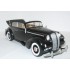1/35 WWII German Staff Car Admiral Cabriolet with Crew (1 Model kit with 3 Figures)