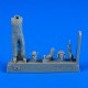 1/48 US Army Helicopter Pilot in Vietnam War 1960-1975 (1 Pilot w/2 Different Heads)
