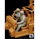 1/35 British Driver and Gunner Defender Wolf Afghanistan (1 figure)