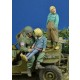 1/35 US Paratrooper with Kids 1944-45
