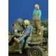 1/35 US Paratrooper with Kids 1944-45