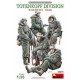 1/35 Totenkopf Division Kharkov 1943 (4 figures, weapons & equipments)