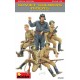 1/35 Soviet Soldiers Riders [Special Edition] (5 figures w/weapons & equipment)