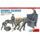 1/35 WWII German Soldiers (5 figures) w/Fuel Drums (6pcs) [Special Edition]