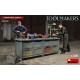 1/35 Tool Makers: Workbench, 2x Tool Boxes, 2x Figures & more
