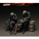 1/35 WWII Red Army Artillerymen at Rest 1941-1945 (2 figures & 5x 120mm mortar ammo boxes)