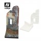 1/35 European Building Ruined Street Corner (7 x 7 x 15.5 cm)