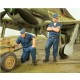1/32 Focke-Wulf Ta 152 H-1 Luftwaffe Ground Crew (2 figures)